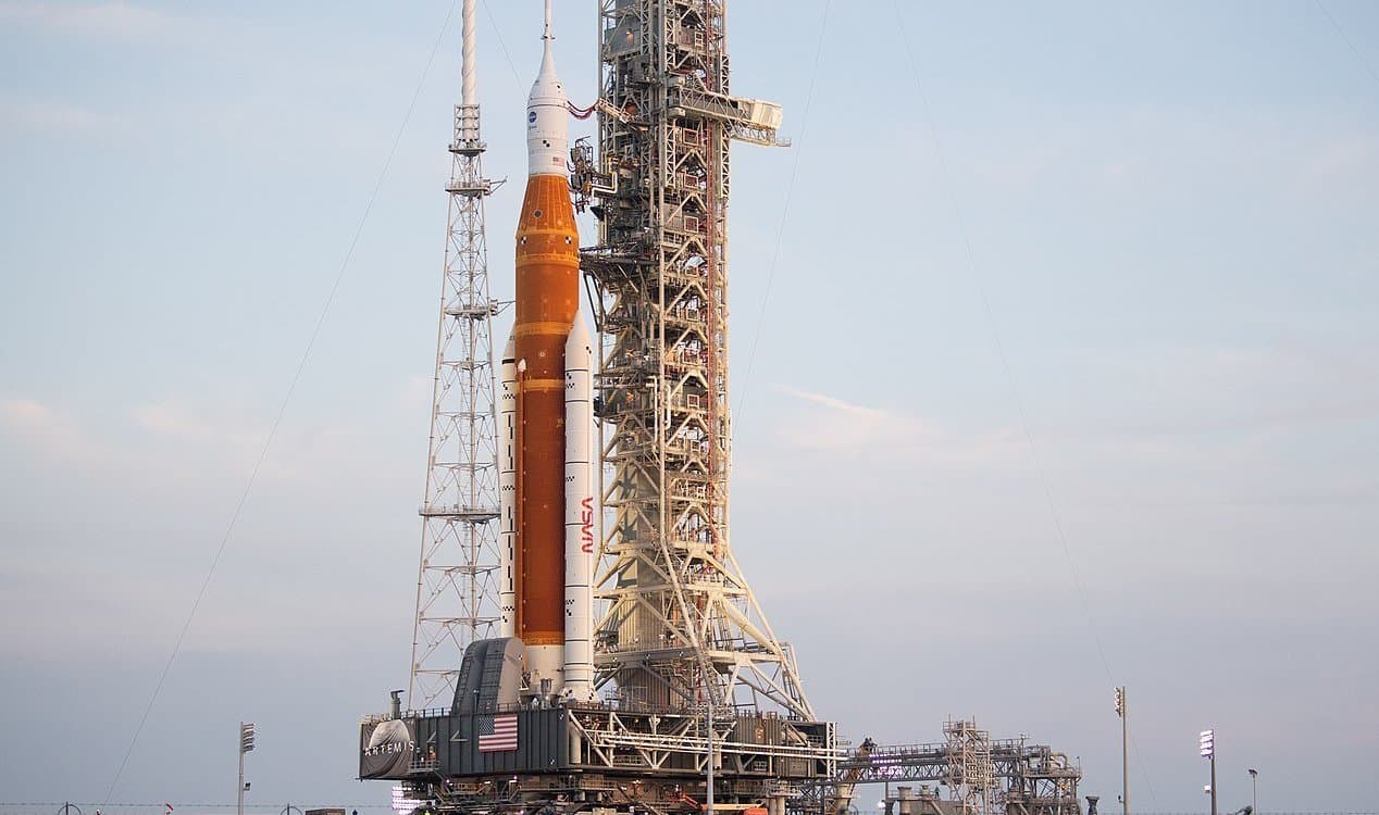 Artemis II: Khi Mặt Trăng Khước Từ Kẻ Xâm Nhập